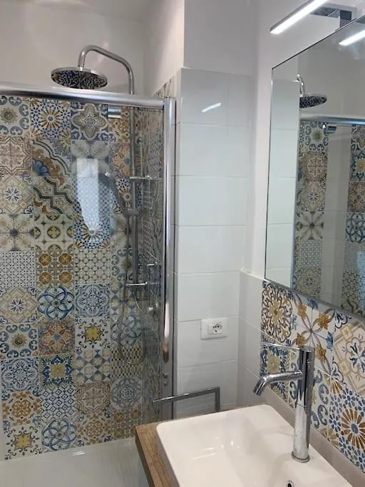 Colosseo Central Apartment Rome 0*,  Italy
